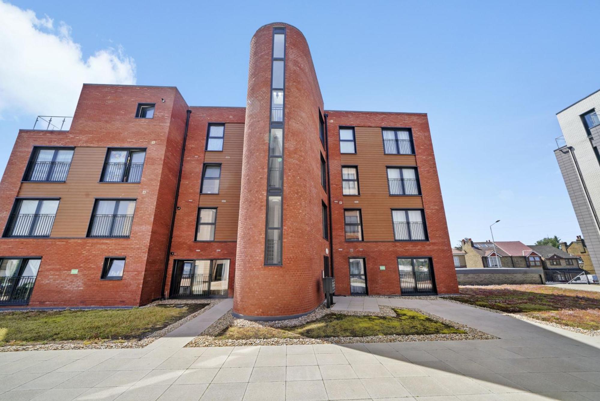 One And Two Bed Apartments Slough Near Heathrow Colnbrook Buitenkant foto
