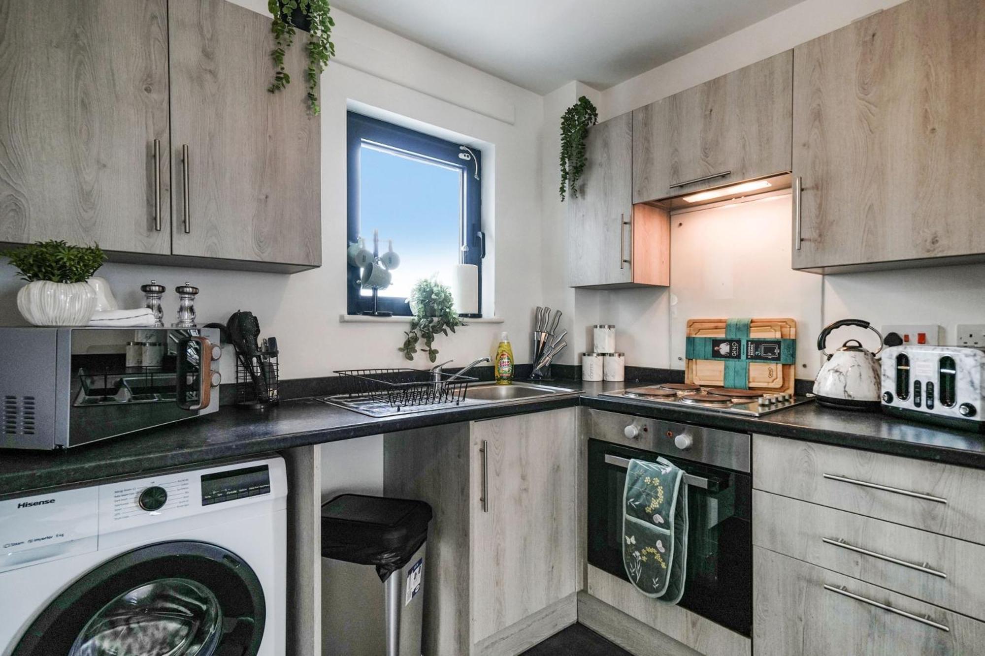One And Two Bed Apartments Slough Near Heathrow Colnbrook Buitenkant foto