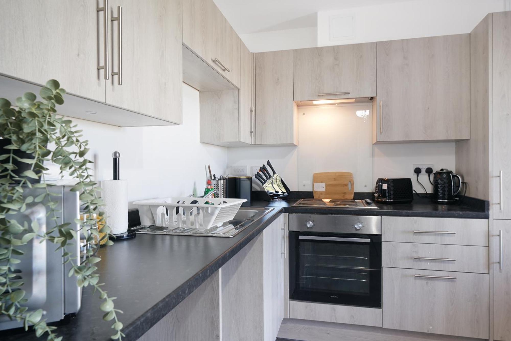 One And Two Bed Apartments Slough Near Heathrow Colnbrook Buitenkant foto
