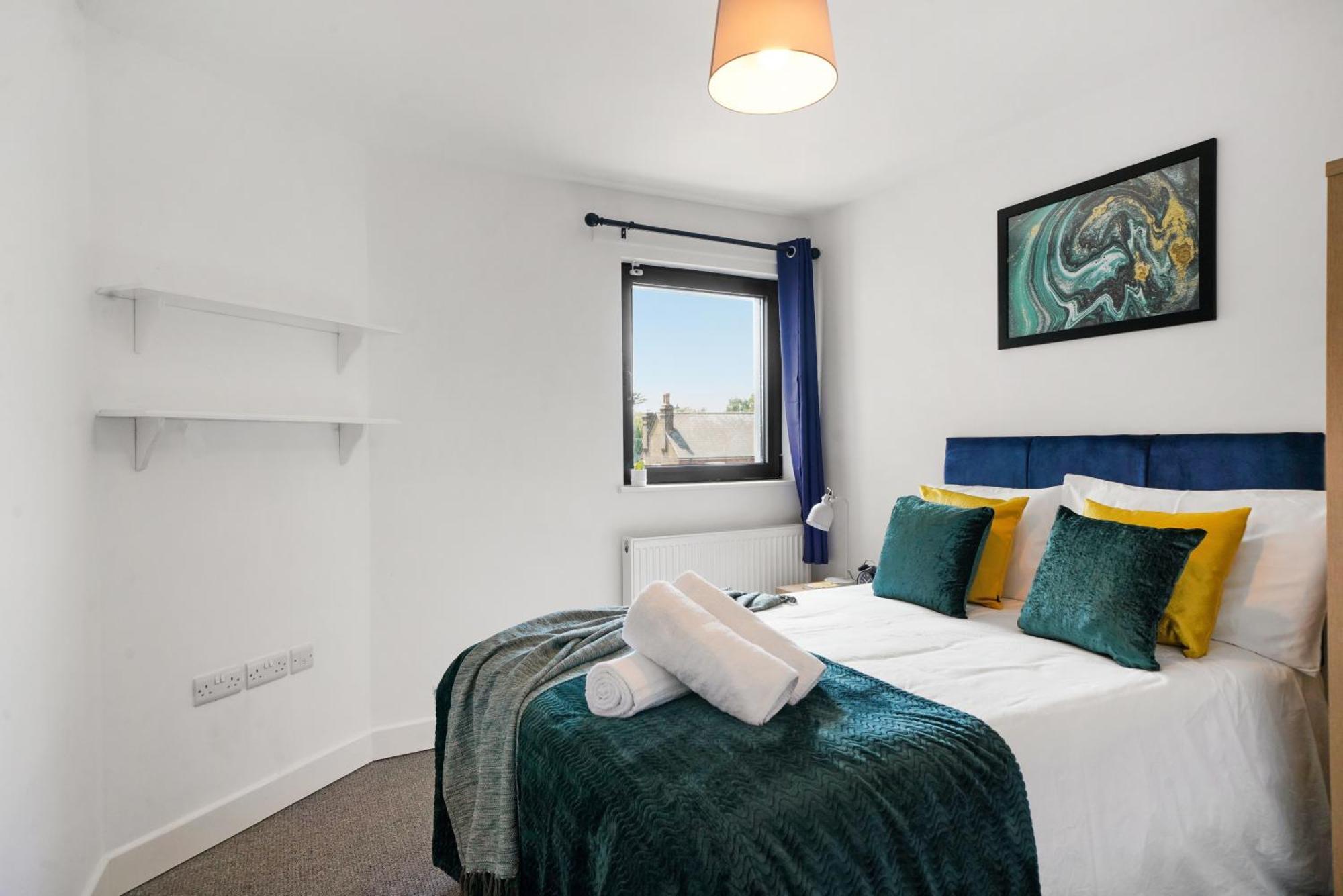 One And Two Bed Apartments Slough Near Heathrow Colnbrook Buitenkant foto
