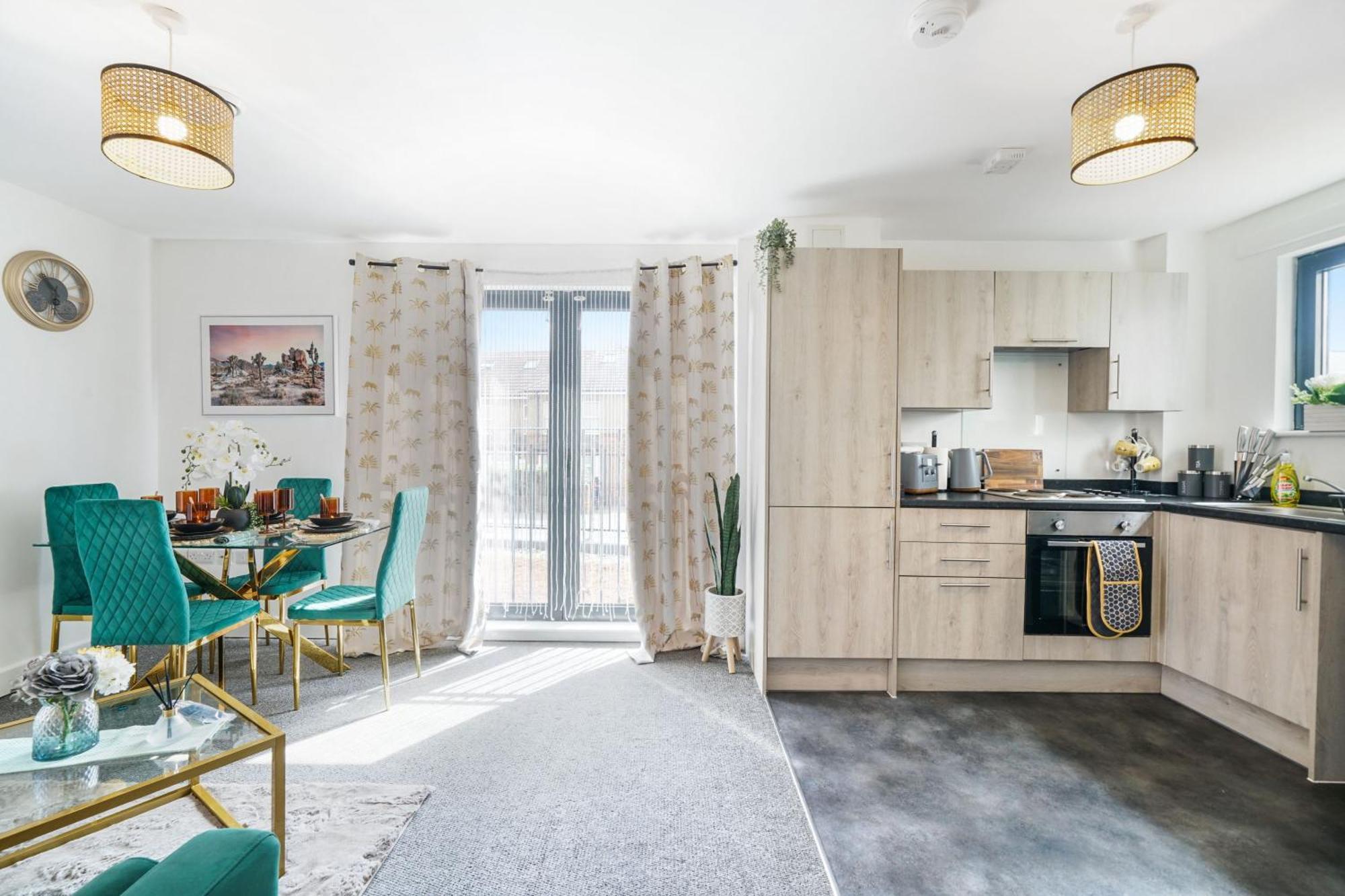 One And Two Bed Apartments Slough Near Heathrow Colnbrook Buitenkant foto