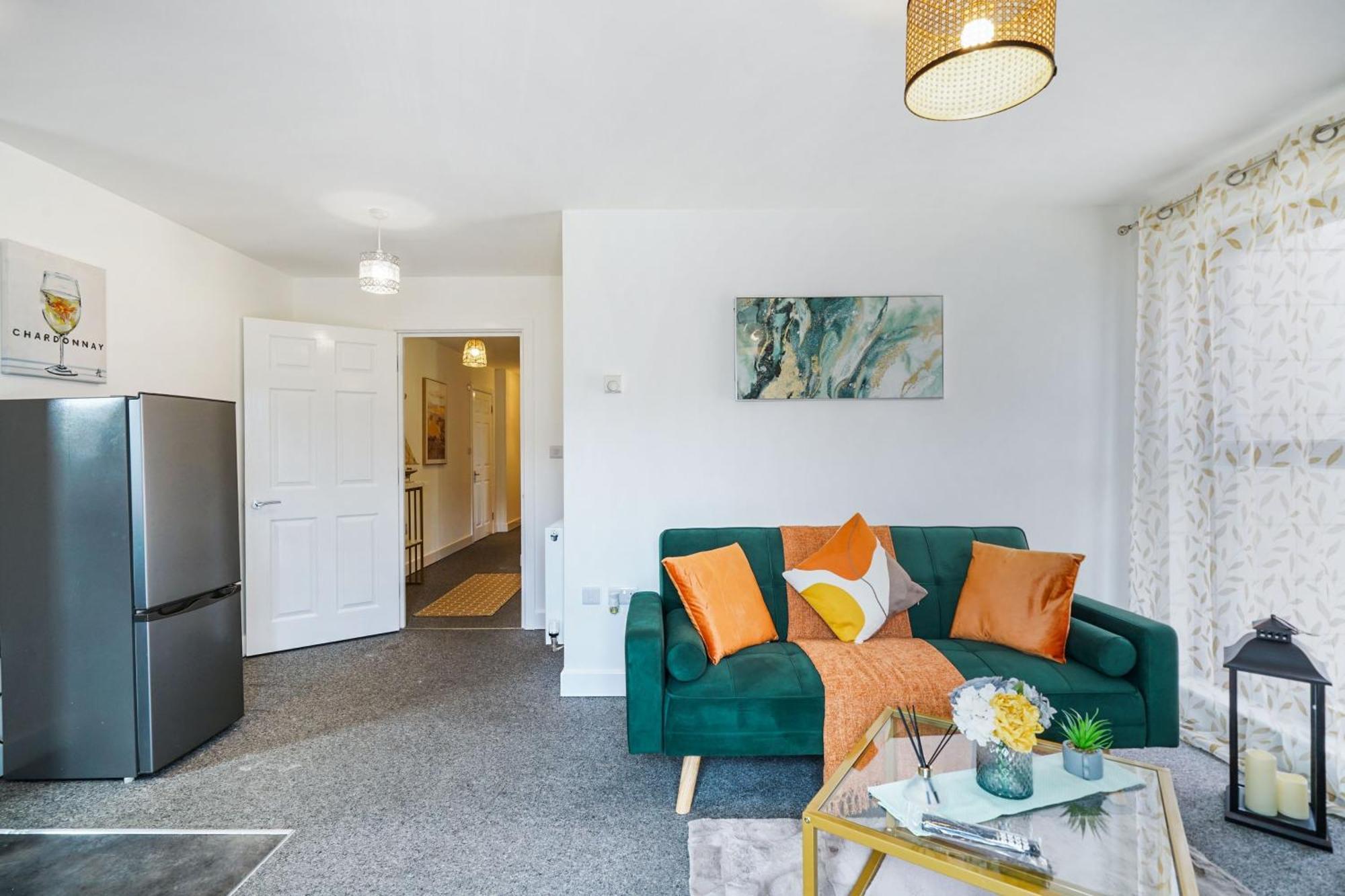 One And Two Bed Apartments Slough Near Heathrow Colnbrook Buitenkant foto