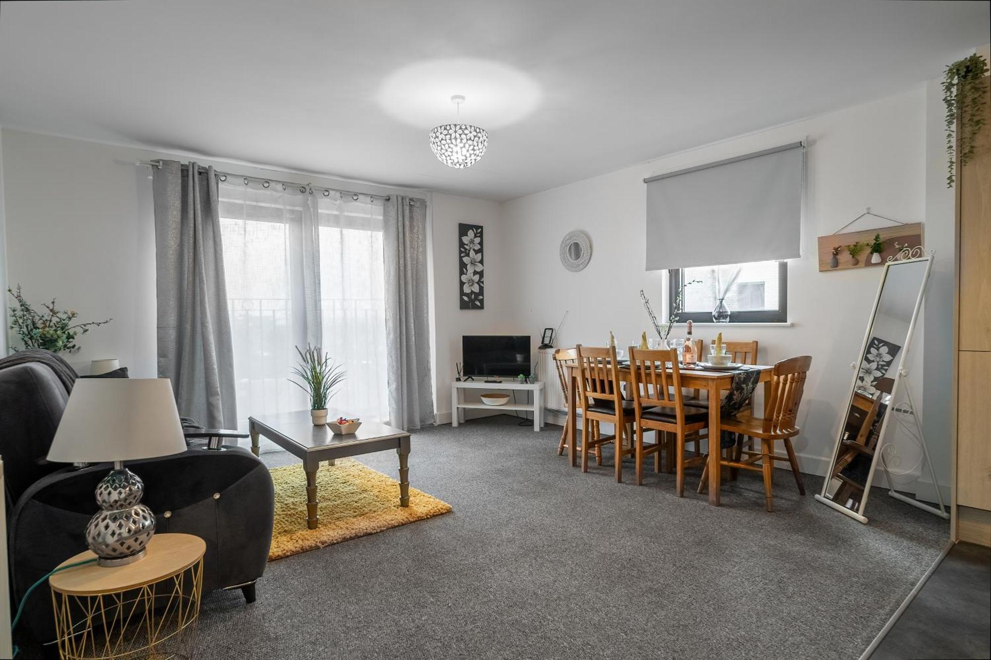 One And Two Bed Apartments Slough Near Heathrow Colnbrook Buitenkant foto