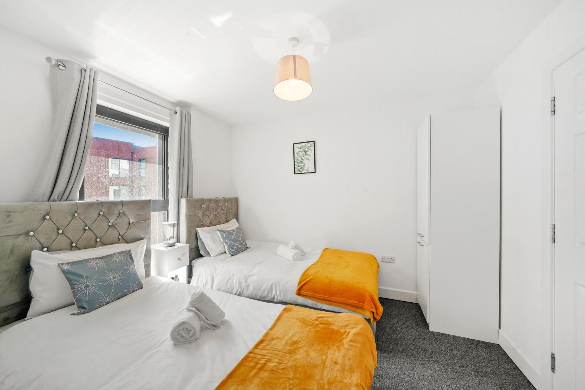 One And Two Bed Apartments Slough Near Heathrow Colnbrook Buitenkant foto