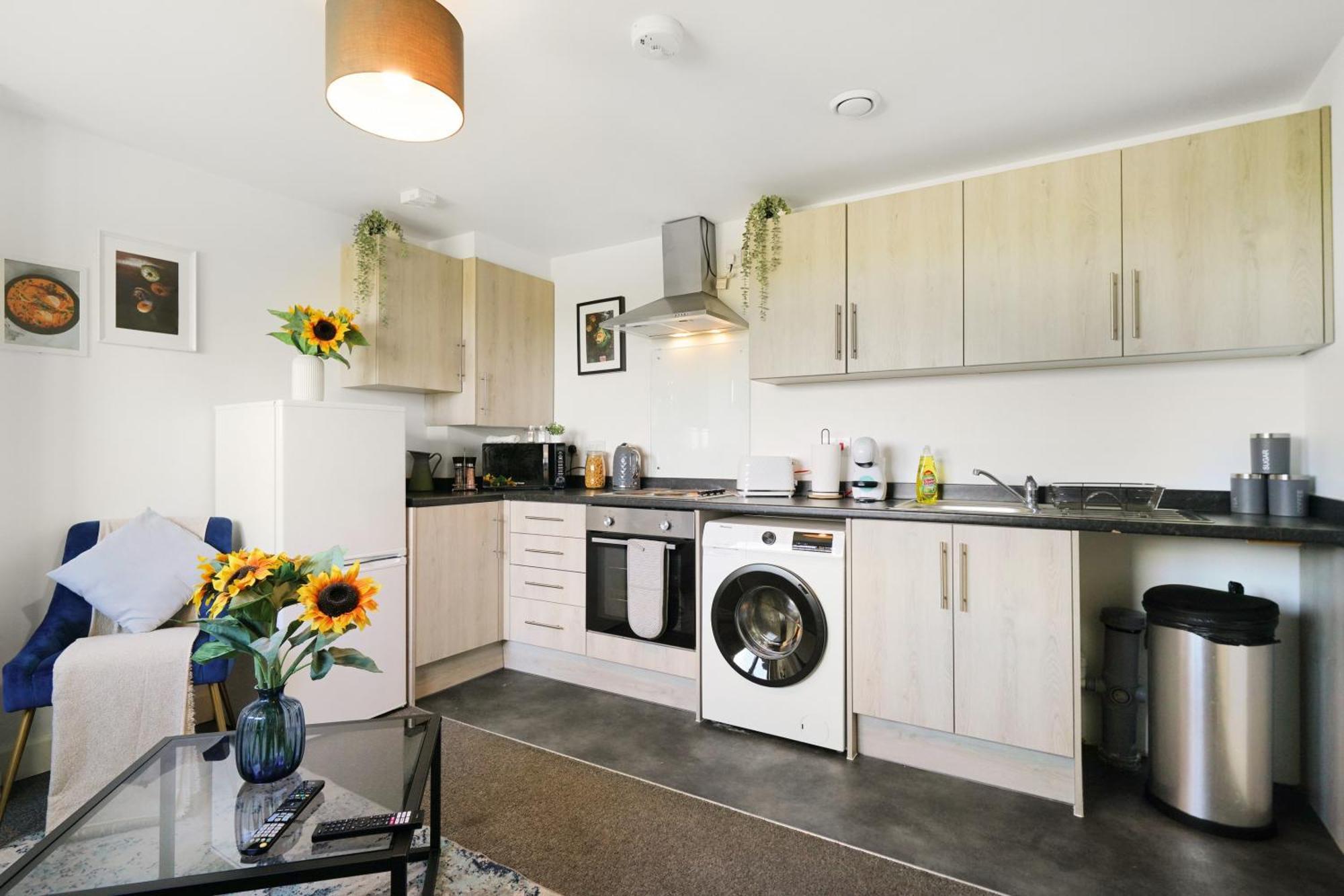 One And Two Bed Apartments Slough Near Heathrow Colnbrook Buitenkant foto